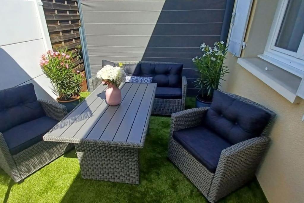 Appartement 2 Pieces, 1 Chambre, Terrasse กูฌ็อง-เมสทราส ภายนอก รูปภาพ