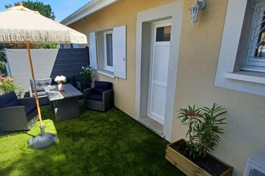 Appartement 2 Pieces, 1 Chambre, Terrasse กูฌ็อง-เมสทราส ภายนอก รูปภาพ